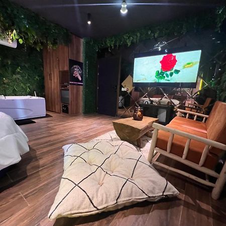 Jungle Au Centre De Marrakech Avec Jacuzzi ! Bed and Breakfast Μαρακές Εξωτερικό φωτογραφία