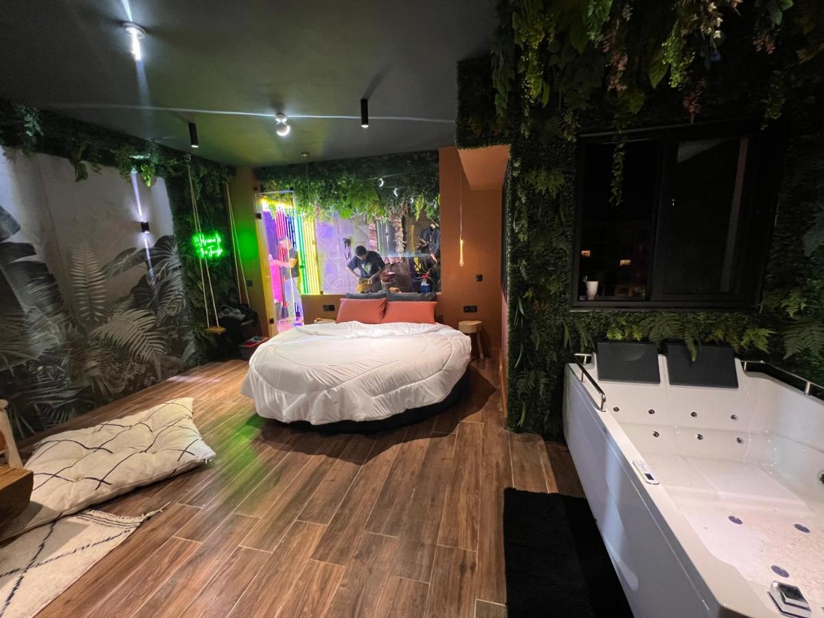 Jungle Au Centre De Marrakech Avec Jacuzzi ! Bed and Breakfast Μαρακές Εξωτερικό φωτογραφία