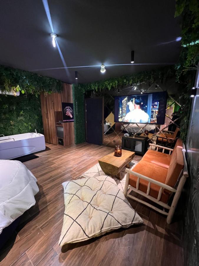 Jungle Au Centre De Marrakech Avec Jacuzzi ! Bed and Breakfast Μαρακές Εξωτερικό φωτογραφία